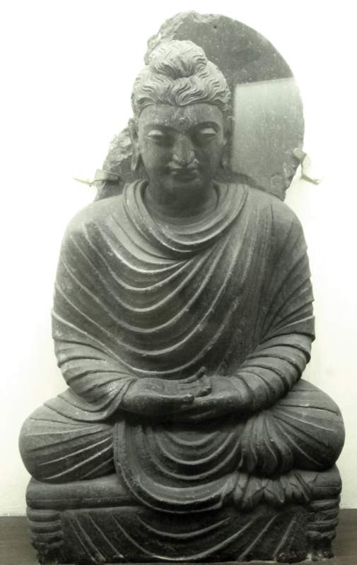 04 Buddha Meditating, Loriyan Tangai