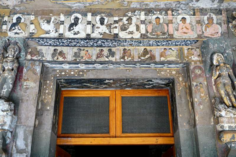 Cave 17, Painting over Door