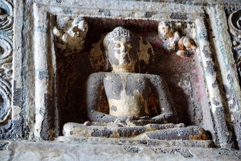 Cave 19, Buddha Meditating