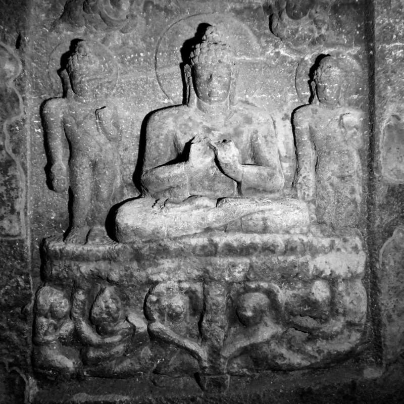 Cave 2, Buddhas on Lotus Throne