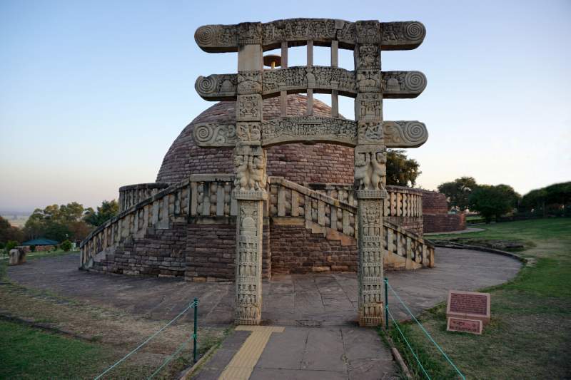 Stupa and Gate