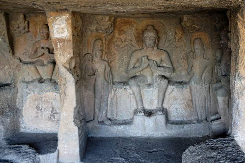 Cave 23, Buddha and Bodhisattvas
