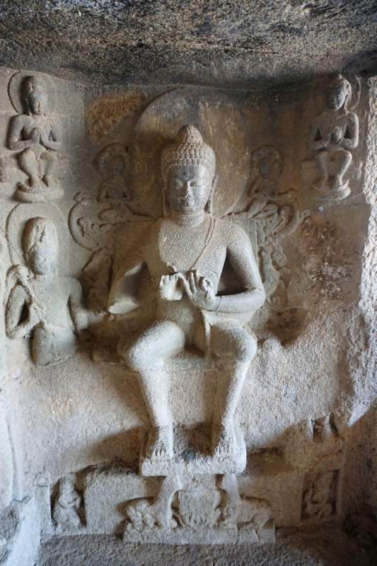 Cave 23,Sitting Buddha and Bodhisattvas