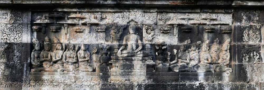 97 Other Buddhas Send Umbrellas to Shade Gautama Buddha