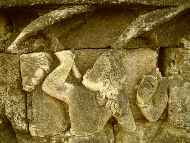 Divyavadana, South Wall, Panel 44 of 120, Mandhatar (detail, centre left)