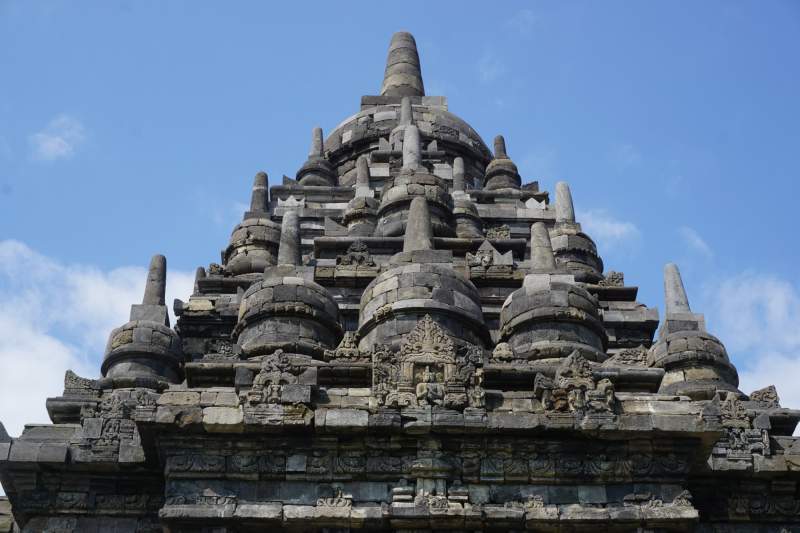 04 Roof Stupas