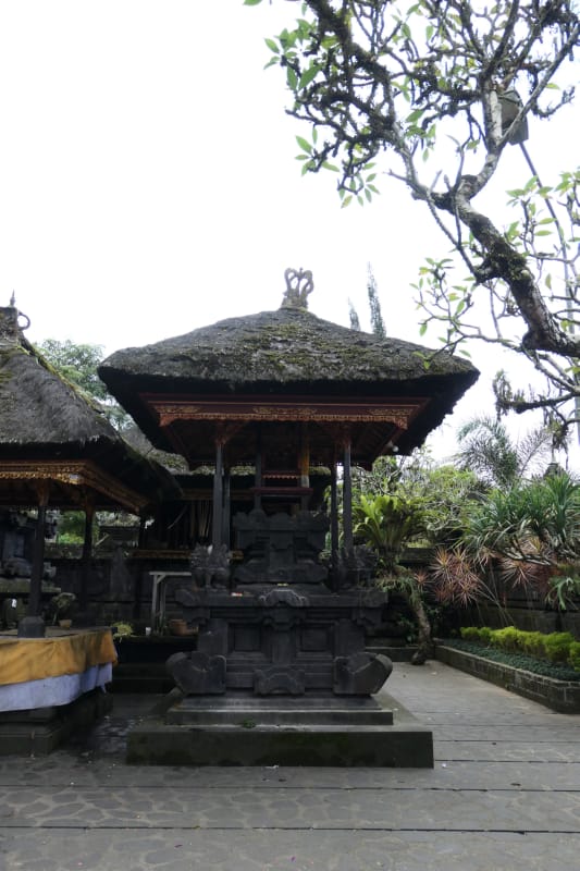 076 Side Shrines