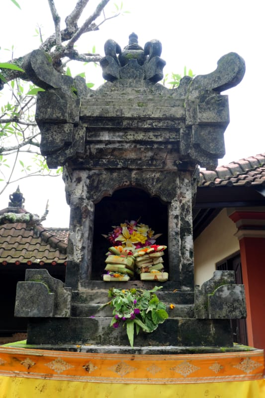 006 Shrine with Offerings