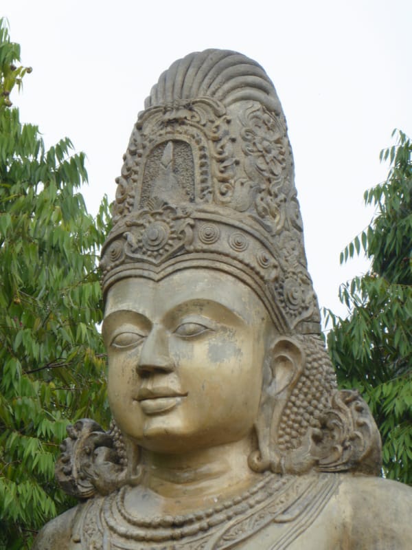 027 Metteyya Head