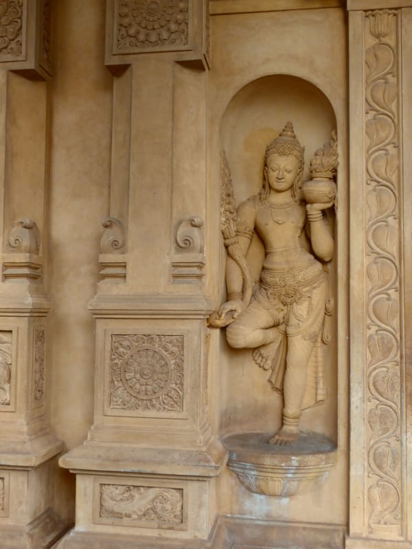 052 Dvārapāla