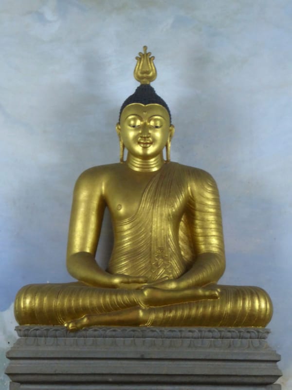 106 Buddha Statue