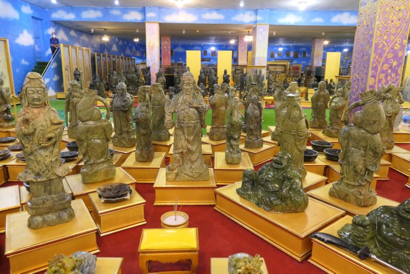 029 Jade Statues