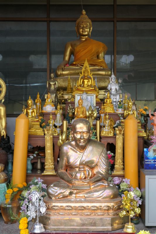 030 Buddha and Luang Por